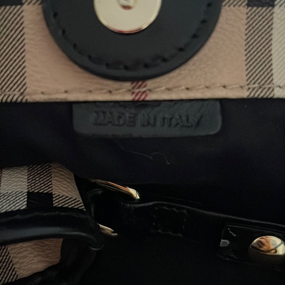 Authentic Burberry Tote - Picture 10 of 11